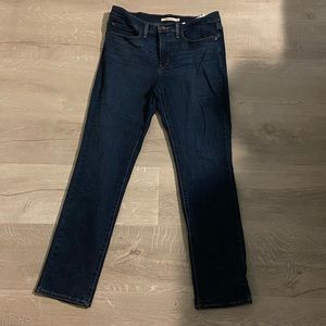Levis shaping slim